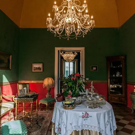 ベッド・アンド・ブレックファスト La Dimora Delle Rondini 4*