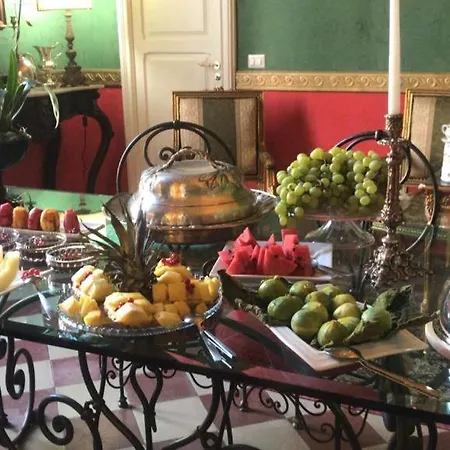 La Dimora Delle Rondini ベッド・アンド・ブレックファスト ガラティーナ