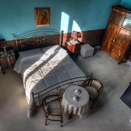 Bed & Breakfast La Dimora Delle Rondini 4*